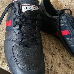 Gucci sneaker 9 1/2 and Gucci